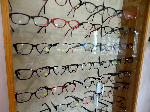 We invite you to visit the company store of OJSC «Plant «Optic»!